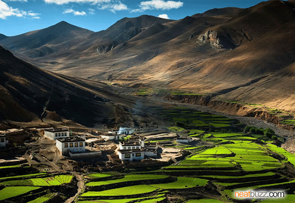 VILLAGE IN THE HIMALAYAS, TIBET